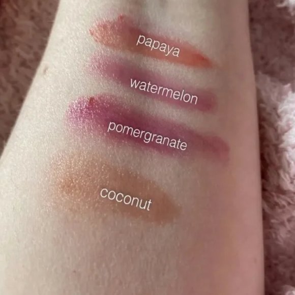 Ciaté London Dewy Blush & Colourpop Highlighter Duo - Picture 4 of 4